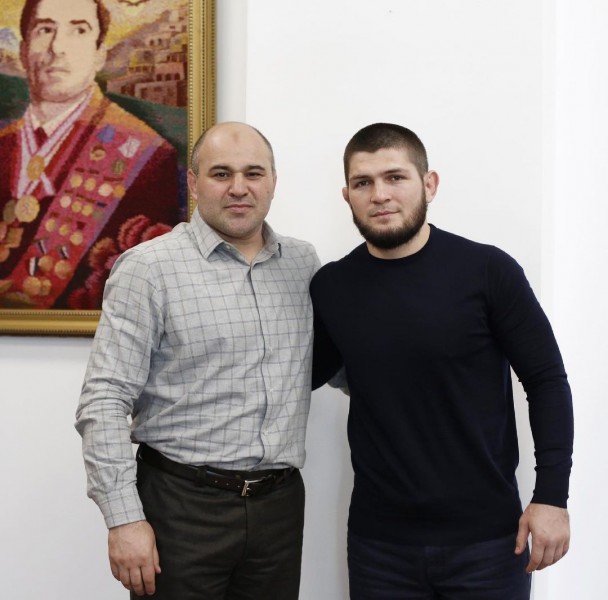 Министерство по физической культуре и спорту РД посетил Хабиб Нурмагомедов