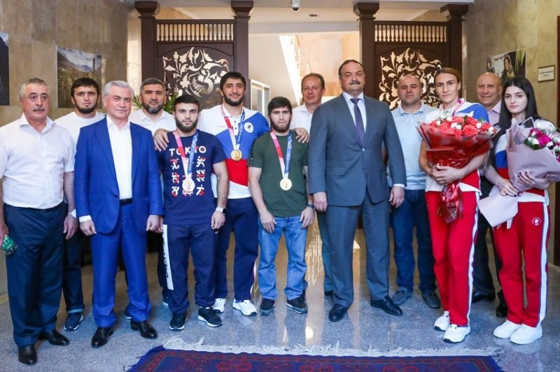Герои Токио вернулись домой