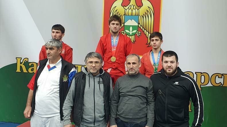 Свыше 30 медалей завоевали дагестанские самбисты на чемпионате СКФО