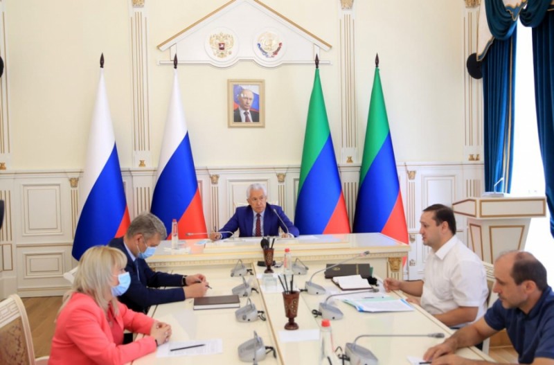  Владимир Васильев провел совещание по вопросам совершенствования деятельности органов записи актов гражданского состояния 