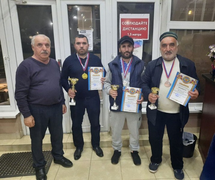 Турнир по русским шашкам ко Дню народного единства прошел в Махачкале 