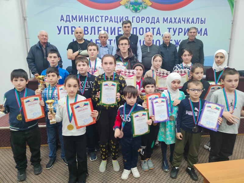 В Махачкале прошло Первенство Дагестана по русским шашкам