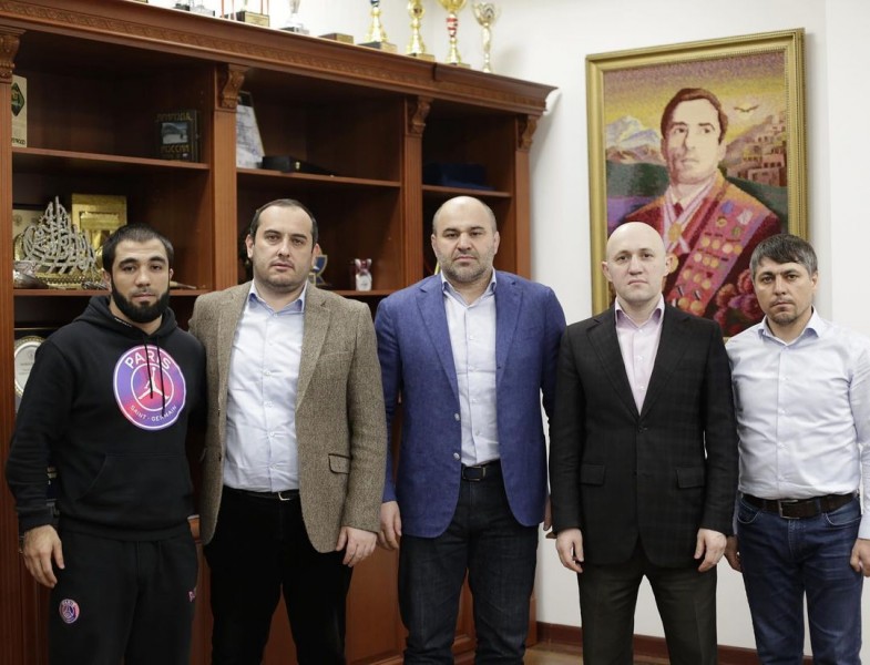 Вопросы развития спорта в Каякентском районе обсуждены на встрече с Сажидом Сажидовым