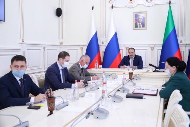 Сергей Меликов поручил подать отопление в детские сады и медучреждения досрочно
