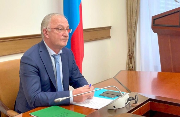 Абдулпатах Амирханов провел совещание по строительству автодороги в обход Дербента