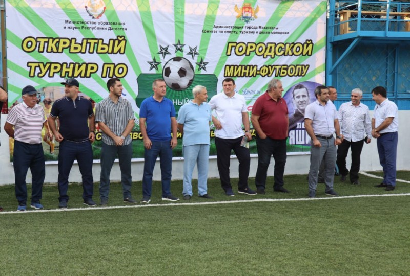 В Махачкале дан старт футбольному турниру «Кожаный мяч» 
