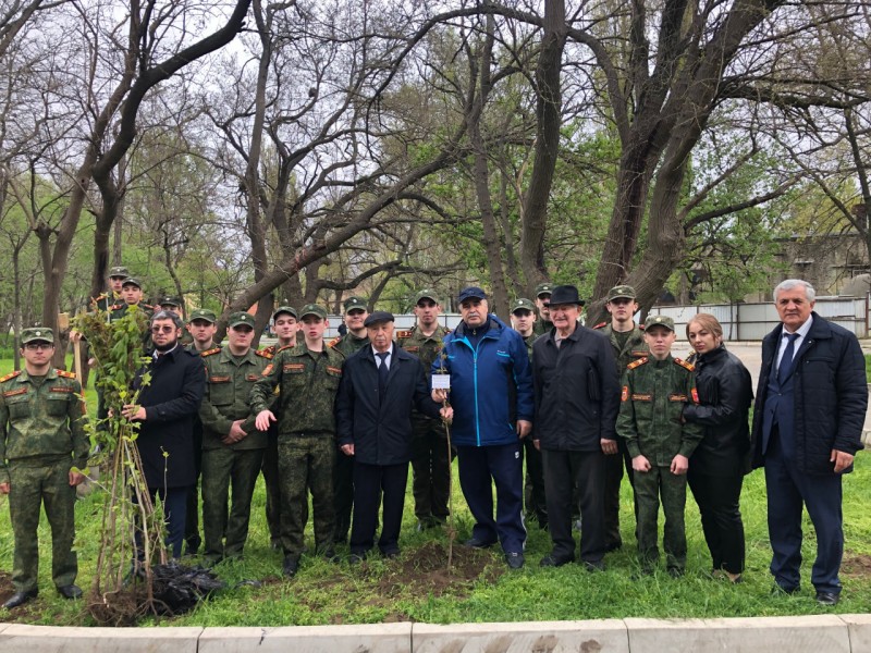 В Махачкале поддержали патриотическую акцию по посадке деревьев 