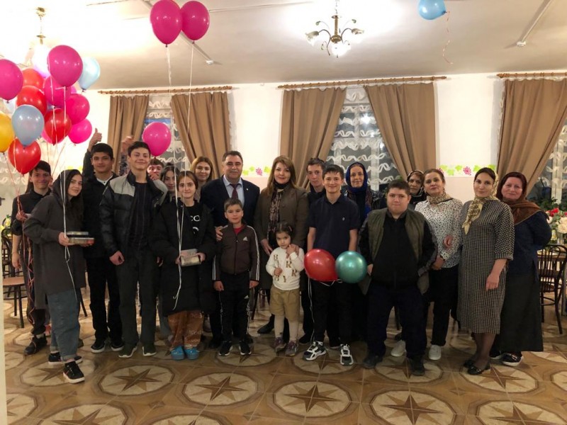  В Махачкале провели благотворительную акцию для детей-сирот 
