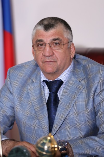 С праздником Ураза-Байрам,всех мусульман поздравил  министр по физической культуре и спорту Магомед Юсупович Магомедов. 