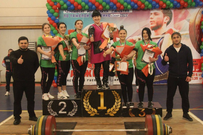 В Бабаюрте состоялся чемпионат Дагестана по тяжёлой атлетике