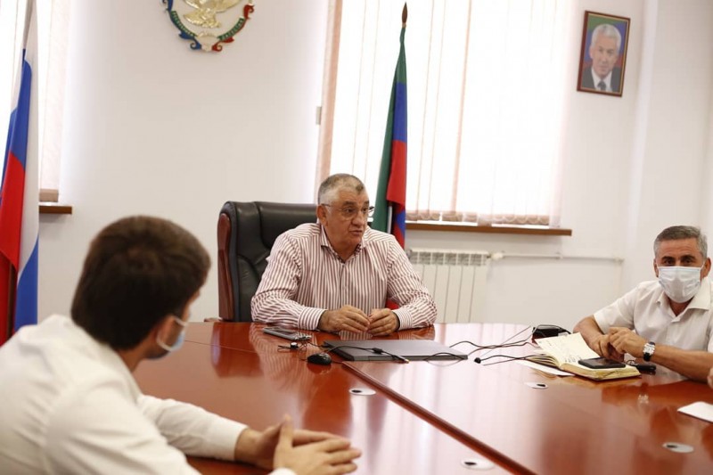 Министр по ФК и спорту РД Магомед Магомедов встретился с директорами спортивных школ 