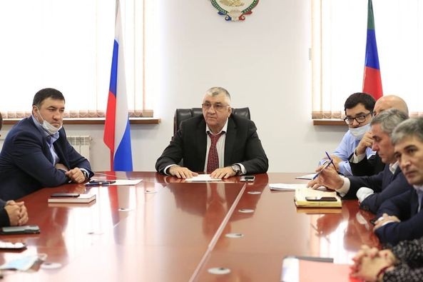 Министр по физической культуре и спорту РД Магомед Магомедов провел совещание, на котором был затронут вопрос параллельного зачета для спортсменов.