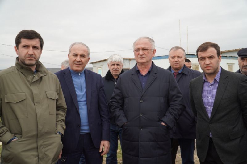 Премьер-министр Дагестана посетил детсад-долгострой и мусорный полигон в Избербаше