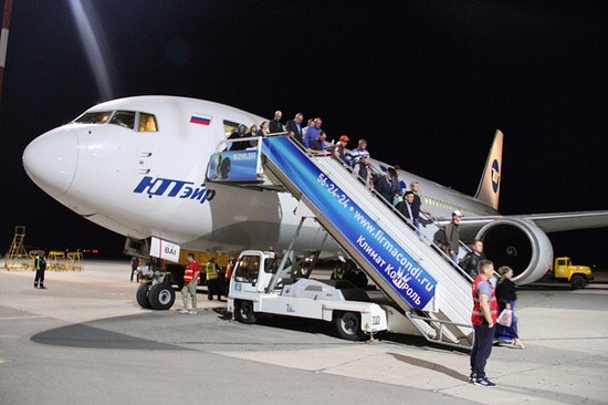   Boeing-767−200 . Аэропорт Махачкалы принял первый  широкофюзеляжный  самолет.