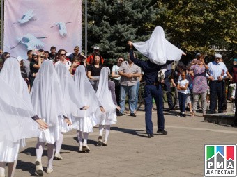 В Махачкале прошла церемония  открытия  XXXI Международного Гамзатовского литературного фестиваля «Дни белых журавлей» 