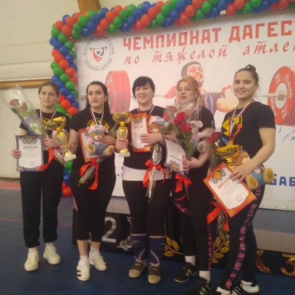 В Хасавюрте завершился Чемпионат Дагестана по тяжелой атлетике