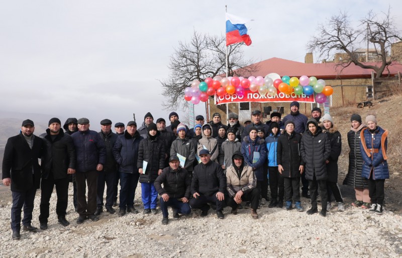 Встреча учащейся молодежи с известными спортсменами прошла в селе Караша Лакского района