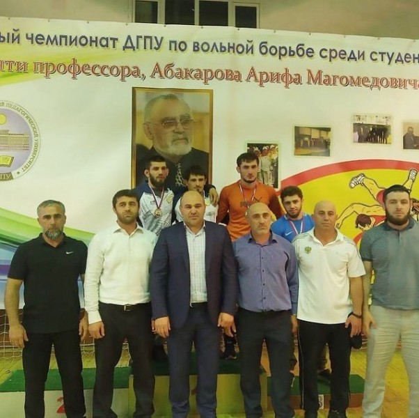В ДГПУ прошел турнир по греко-римской борьбе памяти Арипа Абакарова 
