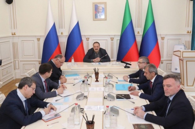 Сергей Меликов поручил органам власти ускорить заключение контрактов по нацпроектам