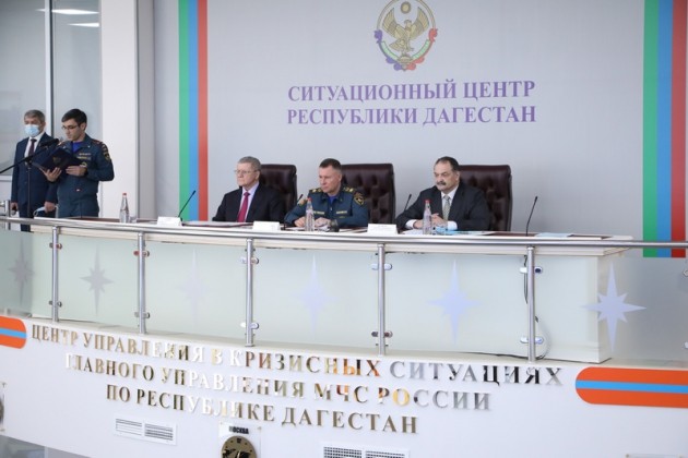 Евгений Зиничев провел в Республике Дагестан совещание по вопросам подготовки региона к сезонным рискам