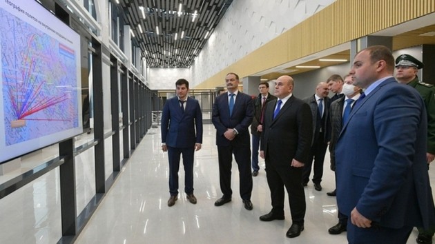 Михаил Мишустин и Сергей Меликов посетили строящийся терминал аэропорта Махачкалы