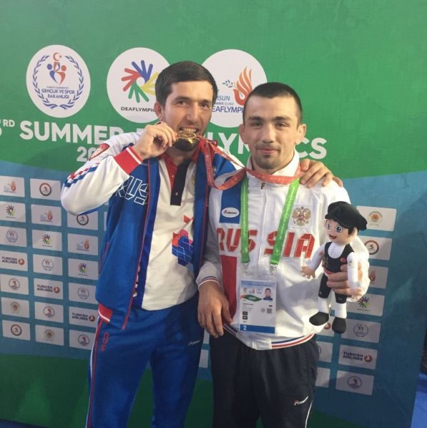 Борец Аскар Аскаров - чемпион Сурдлимпийских игр 